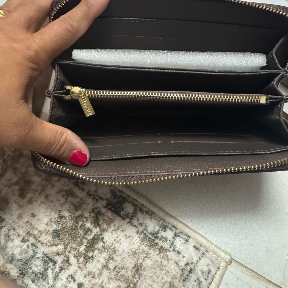 Coach Tan Signature Wallet with Gold Accents - Picture 4 of 6